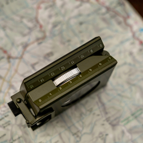 MIL-TEC – Vojni kompas s futrolom